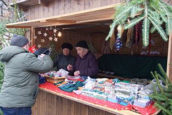 Frauenkreis - Bazar auf dem Weihnachtsmarkt